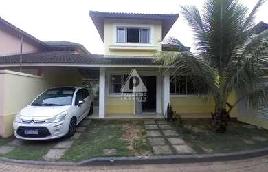 Imagem: A casa em condomínio possui 4 Dormitórios, 4 Banheiros, 3