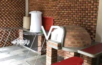 Imagem: A casa possui 4 Dormitórios, 5 Banheiros, 5 Vagas na garagem