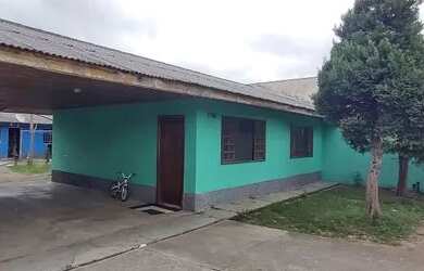 Imagem: A casa possui 2 Dormitórios, 1 Banheiro, 1 Vaga na garagem