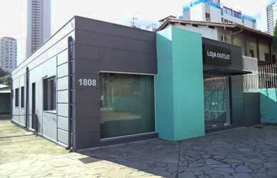 Imagem: A casa possui 3 Dormitórios, 2 Banheiros, 100m² de Área