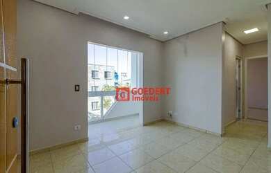 Imagem: O apartamento possui 3 Dormitórios, 1 Banheiro, 1 Vaga na garagem