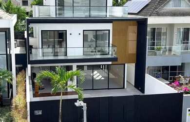 Imagem: A casa em condomínio possui 5 Dormitórios, 5 Banheiros, 4