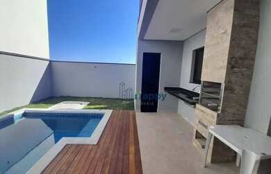 Imagem: A casa em condomínio possui 3 Dormitórios, 3 Banheiros, 4