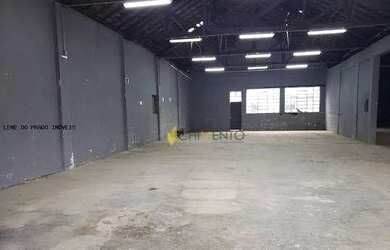 Imagem: O depósito possui 5 Vagas na garagem, 780m² de Área e está