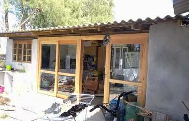 Imagem: A casa possui 4 Dormitórios, 3 Banheiros, 1 Vaga na garagem