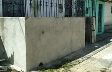 Imagem: A casa possui 2 Dormitórios, 1 Banheiro e está localizado