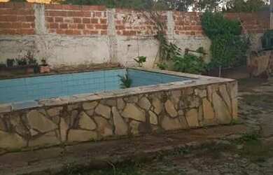 Imagem: A casa possui 3 Dormitórios, 3 Banheiros, 1 Vaga na garagem