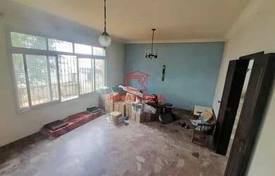 Imagem: A casa possui 4 Dormitórios, 3 Banheiros, 1 Vaga na garagem