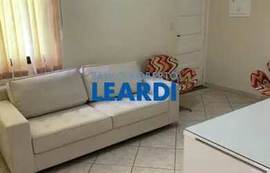 Imagem: O apartamento possui 2 Dormitórios, 1 Banheiro, 2 Vagas na