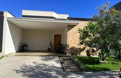 Imagem: A casa em condomínio possui 3 Dormitórios, 3 Banheiros, 4