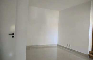 Imagem: A casa possui 3 Dormitórios, 2 Banheiros, 5 Vagas na garagem