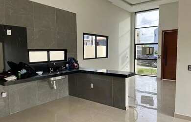 Imagem: A casa em condomínio possui 3 Dormitórios, 3 Banheiros, 2