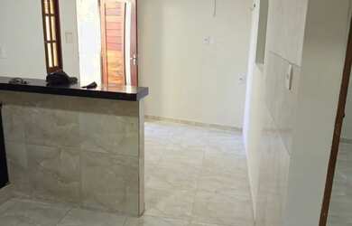 Imagem: A casa possui 2 Dormitórios, 2 Banheiros, 1 Vaga na garagem