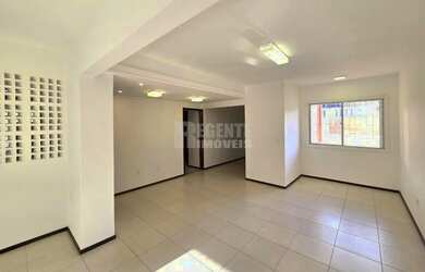 Imagem: O apartamento possui 3 Dormitórios, 1 Banheiro, 1 Vaga na garagem