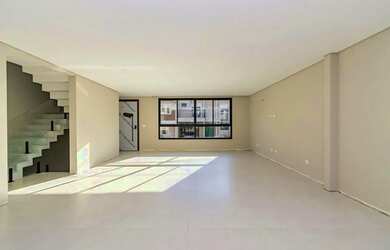 Imagem: A casa em condomínio possui 3 Dormitórios, 5 Banheiros, 2