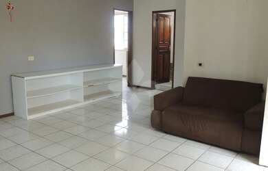 Imagem 5: Casa com 4 dormitórios no centro de Garopaba SC