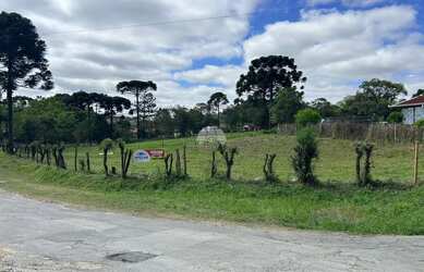 Imagem: O terreno possui 768-0m² de Área e está localizado em Bateias