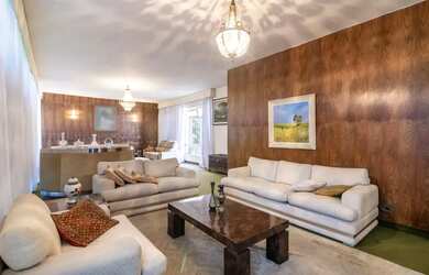 Imagem 5: Imóvel para venda possui 390 metros quadrados com 4 quartos em Seminário...