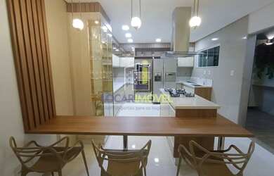 Imagem 5: Casa com 5 quartos sendo 3 suítes, área gourmet com jacuzzi, piscina aquecida, em Bairro B