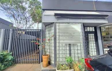 Imagem: O depósito possui 3 Vagas na garagem e 100m² de Área e está