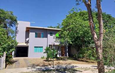 Imagem: A casa em condomínio possui 4 Dormitórios, 2 Banheiros, 2