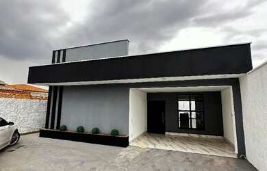 Imagem: A casa em condomínio possui 3 Dormitórios, 4 Banheiros e 400m²