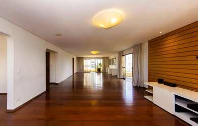 Imagem: O apartamento possui 4 Dormitórios, 5 Banheiros, 4 Vagas na