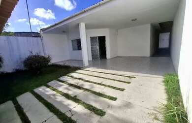 Imagem: A casa possui 2 Dormitórios, 1 Banheiro, 1 Vaga na garagem