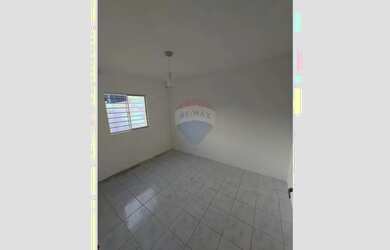 Imagem 9: Vende-se casa espaçosa em localização privilegiada