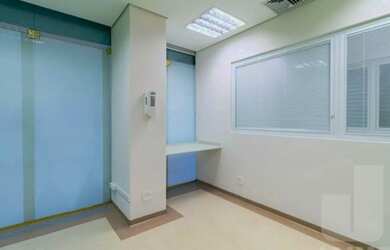 Imagem: O depósito possui 2 Vagas na garagem, 145m² de Área e está