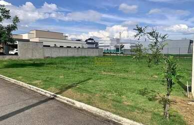 Imagem: O terreno possui 420m² de Área e está localizado em Loteamento