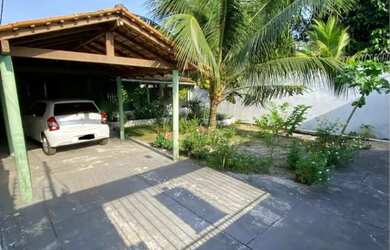 Imagem: A casa possui 3 Dormitórios, 3 Banheiros, 1 Vaga na garagem