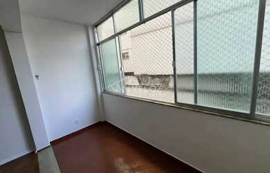 Imagem: O apartamento possui 3 Dormitórios, 2 Banheiros, 90m² de Área