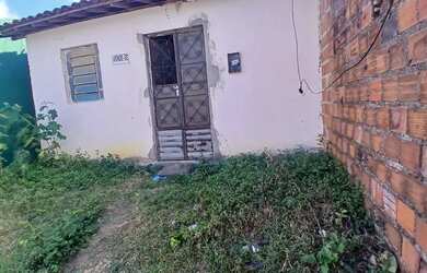 Imagem: A casa possui 2 Dormitórios, 1 Banheiro e está localizado