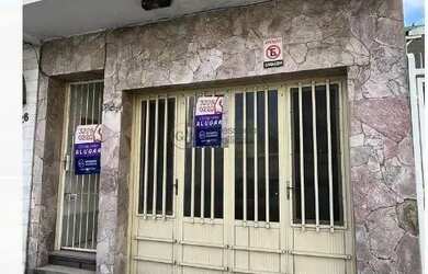 Imagem: A casa possui 3 Dormitórios, 2 Banheiros, 1 Vaga na garagem