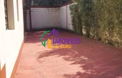 Imagem: O depósito possui 5 Vagas na garagem e 300m² de Área e está