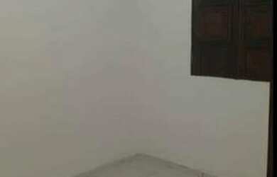 Imagem: A casa possui 3 Dormitórios, 1 Banheiro, 1 Vaga na garagem