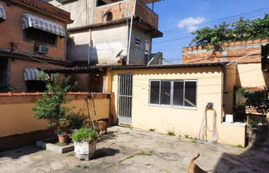 Imagem 16: 2 Casas por R$ 250 mil. Varanda, 2 Vagas na garageme5 Dormitórios