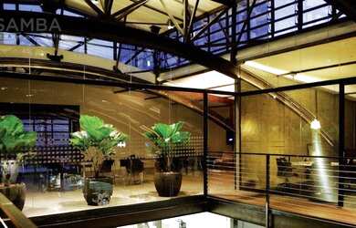 Imagem: O depósito possui 5 Vagas na garagem, 2.500m² de Área e