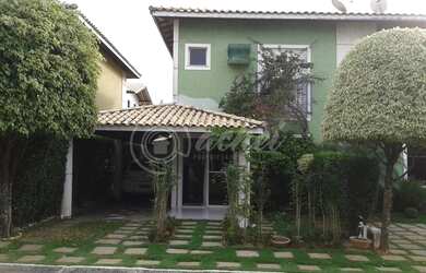 Imagem: A casa em condomínio possui 4 Dormitórios, 3 Banheiros, 4