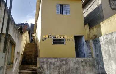 Imagem: A casa possui 2 Dormitórios, 1 Banheiro, 1 Vaga na garagem