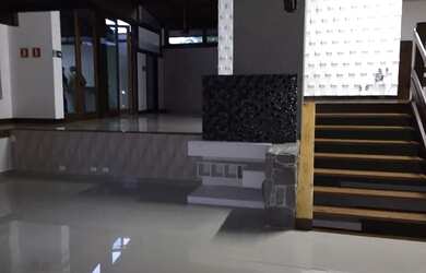 Imagem: A casa possui 5 Dormitórios, 5 Banheiros, 5 Vagas na garagem