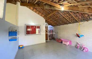 Imagem: A casa possui 2 Dormitórios, 1 Banheiro, 2 Vagas na garagem