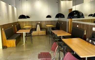 Imagem: O depósito possui 2 Vagas na garagem, 100m² de Área e está