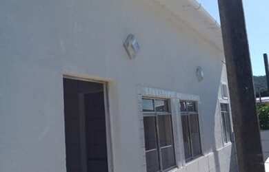 Imagem: A casa possui 1 Dormitório, 2 Banheiros, 72m² de Área e