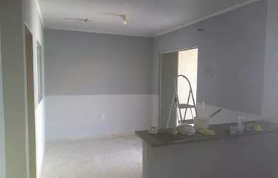 Imagem: A casa possui 2 Dormitórios, 1 Banheiro, 2 Vagas na garagem