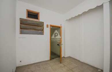 Imagem: O depósito possui 1 Vaga na garagem, 38m² de Área e está