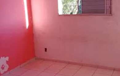 Imagem: O apartamento possui 2 Dormitórios, 1 Banheiro e 1 Vaga na