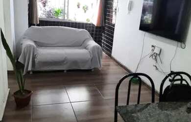 Imagem: O apartamento possui 2 Dormitórios, 1 Banheiro, 1 Vaga na garagem