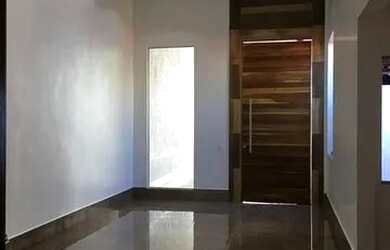 Imagem: A casa possui 3 Dormitórios, 4 Banheiros, 5 Vagas na garagem